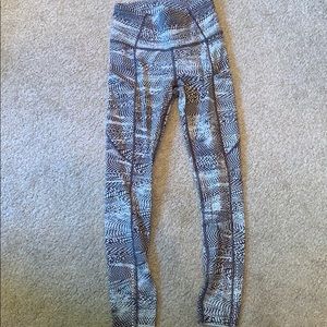 Lululemon luxtreme size 4